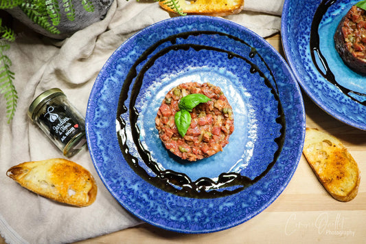 Tartare de boeuf a l'ail noir
